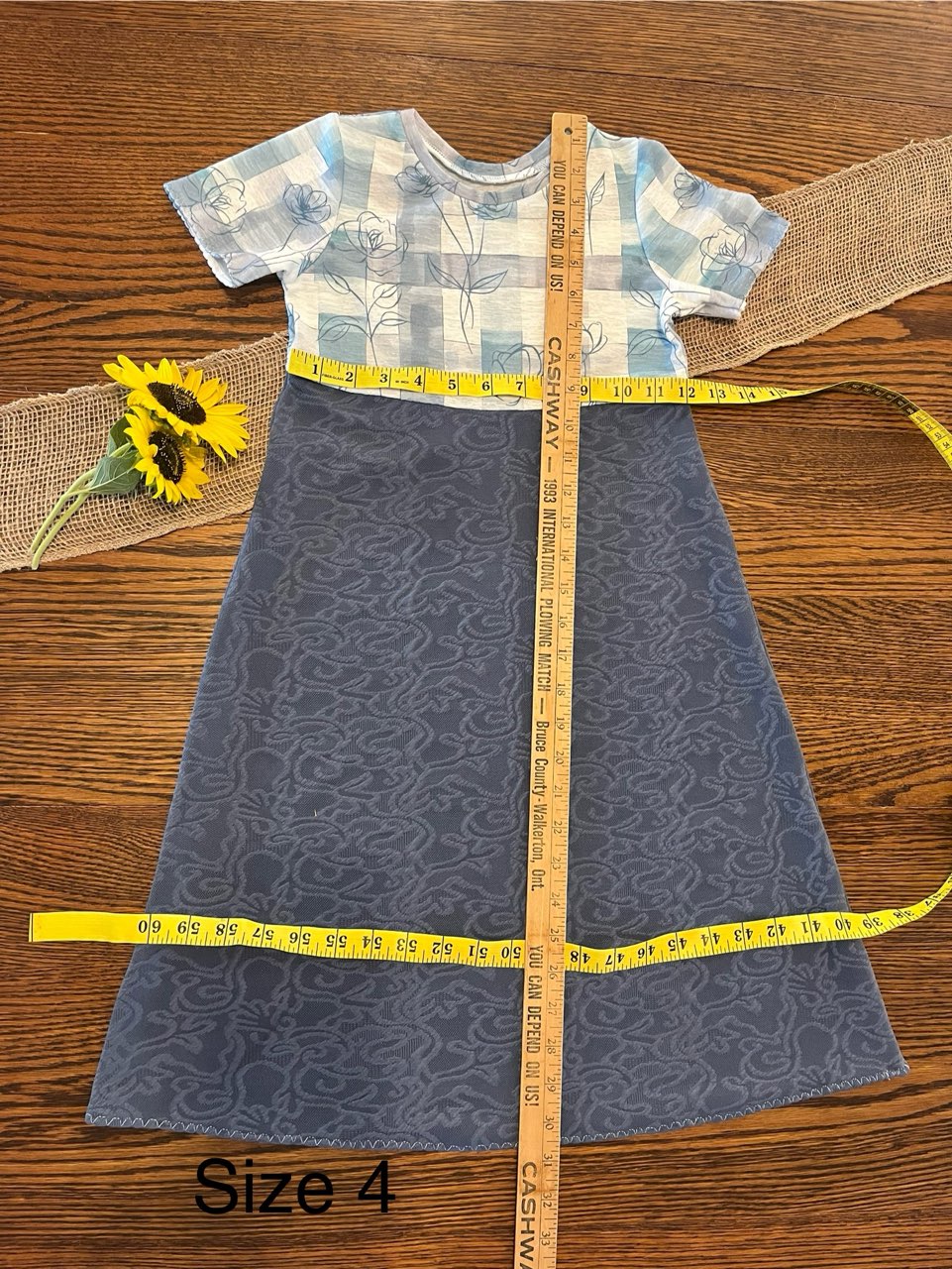 Girl's Dress, Size 4