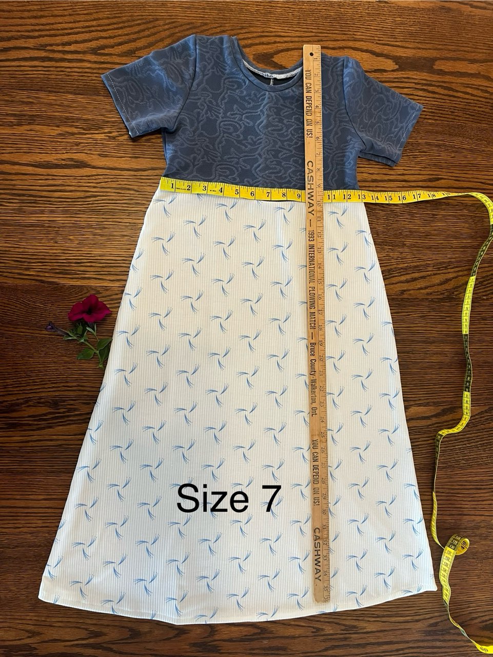 Girl's Dress, Size 7