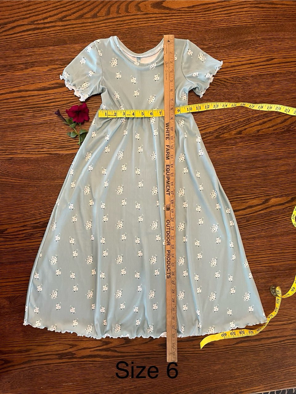 Girl's Dress, Size 6