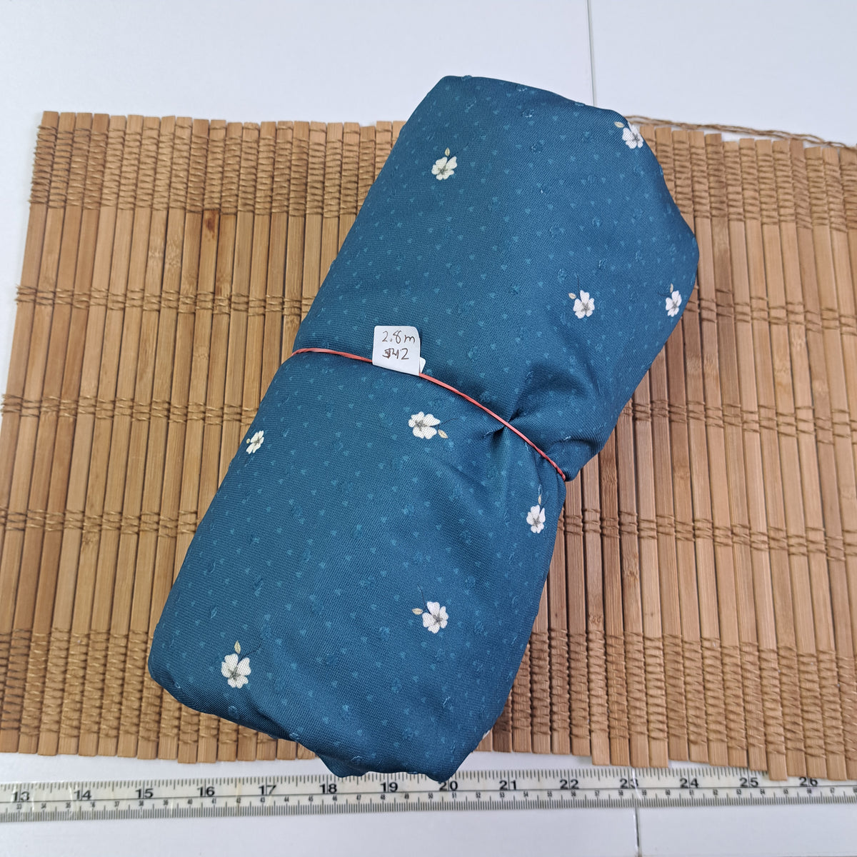 Polyester knit swiss dot, 2.8 meters