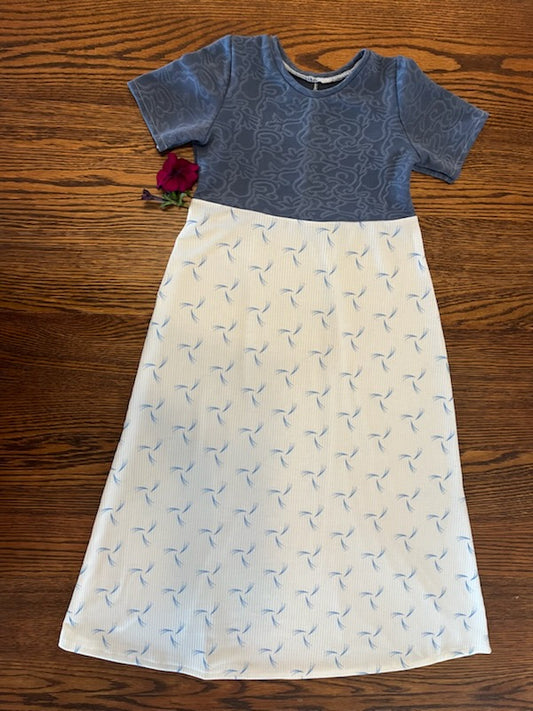 Girl's Dress, Size 7