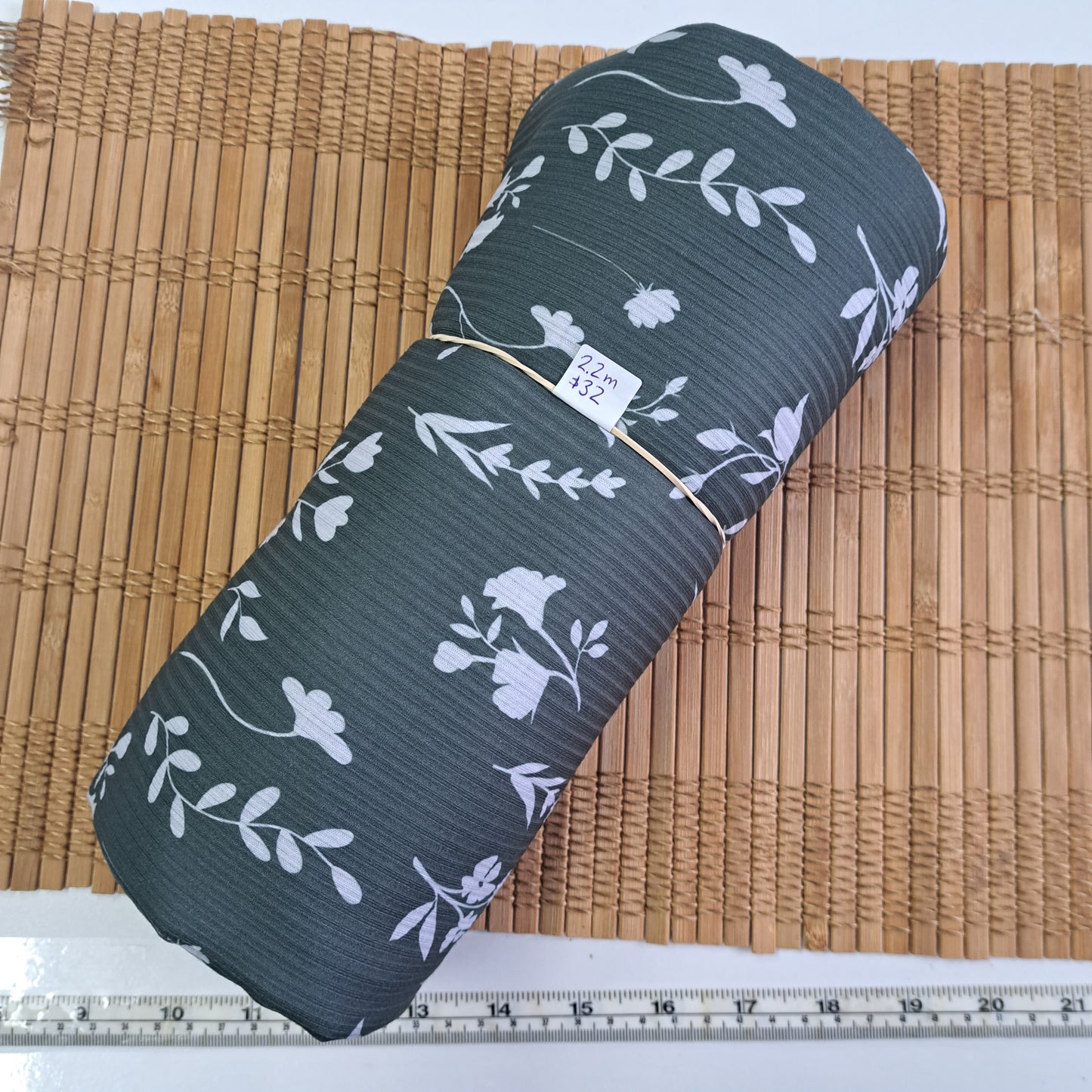 Rib knit, 2.2 meters